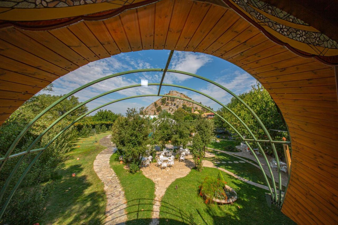 Hotel Legjenda Shkodra Kültér fotó